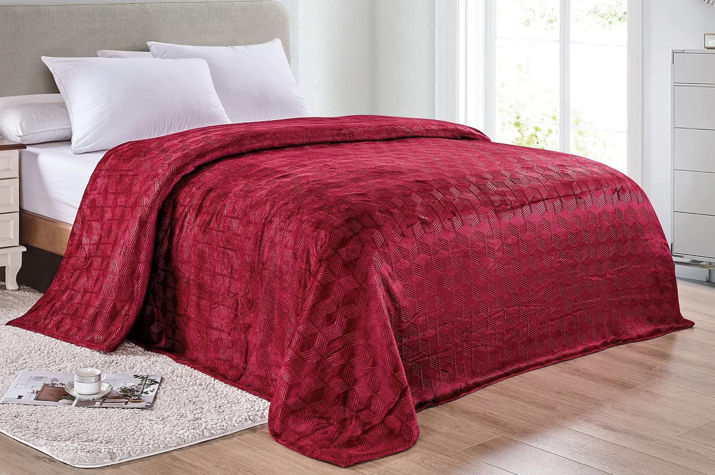 Ultra Plush by Decor&More Amrani Chevron Arrow Jacquard Microplush Blanket