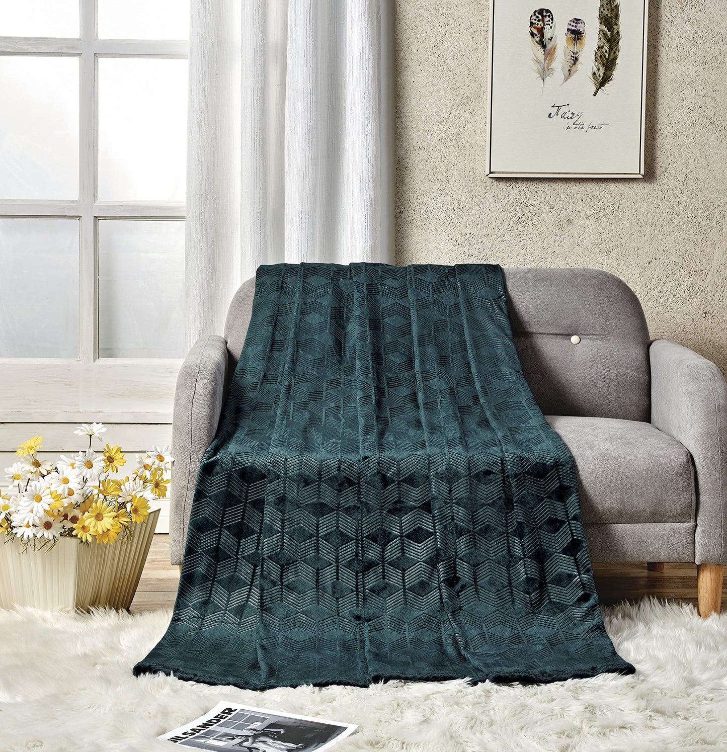 Ultra Plush by Decor&More Amrani Chevron Arrow Jacquard Microplush Blanket