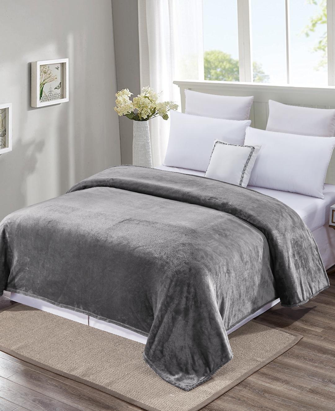 Decor&More Home Essentials Solid Microplush Blanket