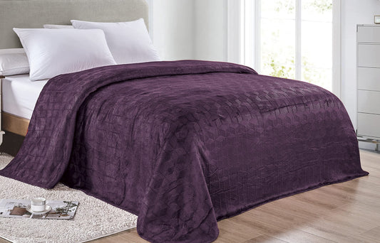 Ultra Plush by Decor&More Amrani Chevron Arrow Jacquard Microplush Blanket