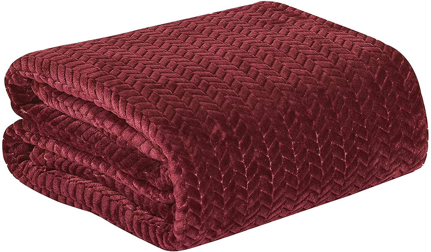 Décor&More HomeEssentials Extra Heavy and Plush Chevron Braided Microplush Jacquard Blanket