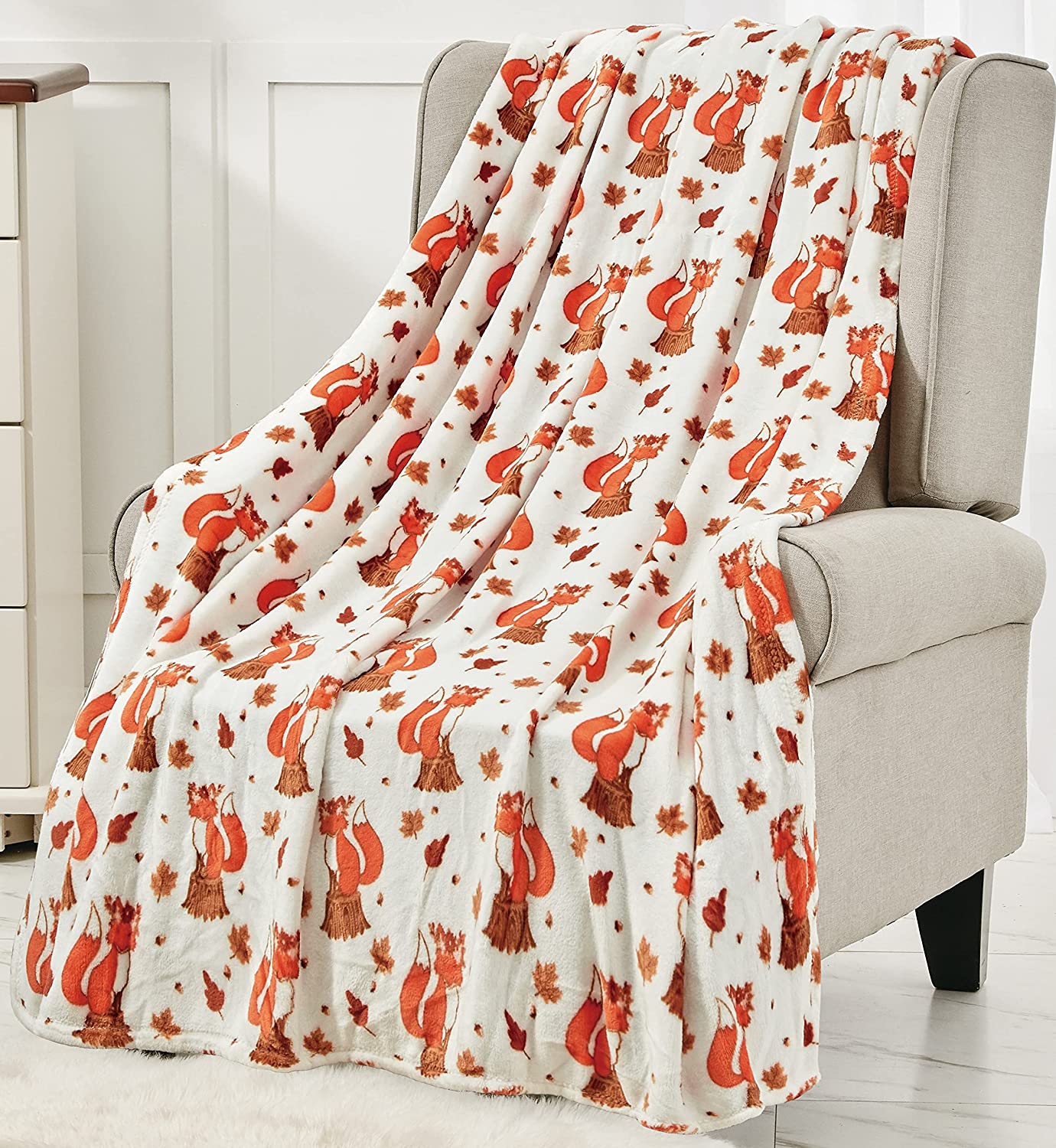 Décor&More Happy Halloween Microplush Throw Blanket (50" x 60")