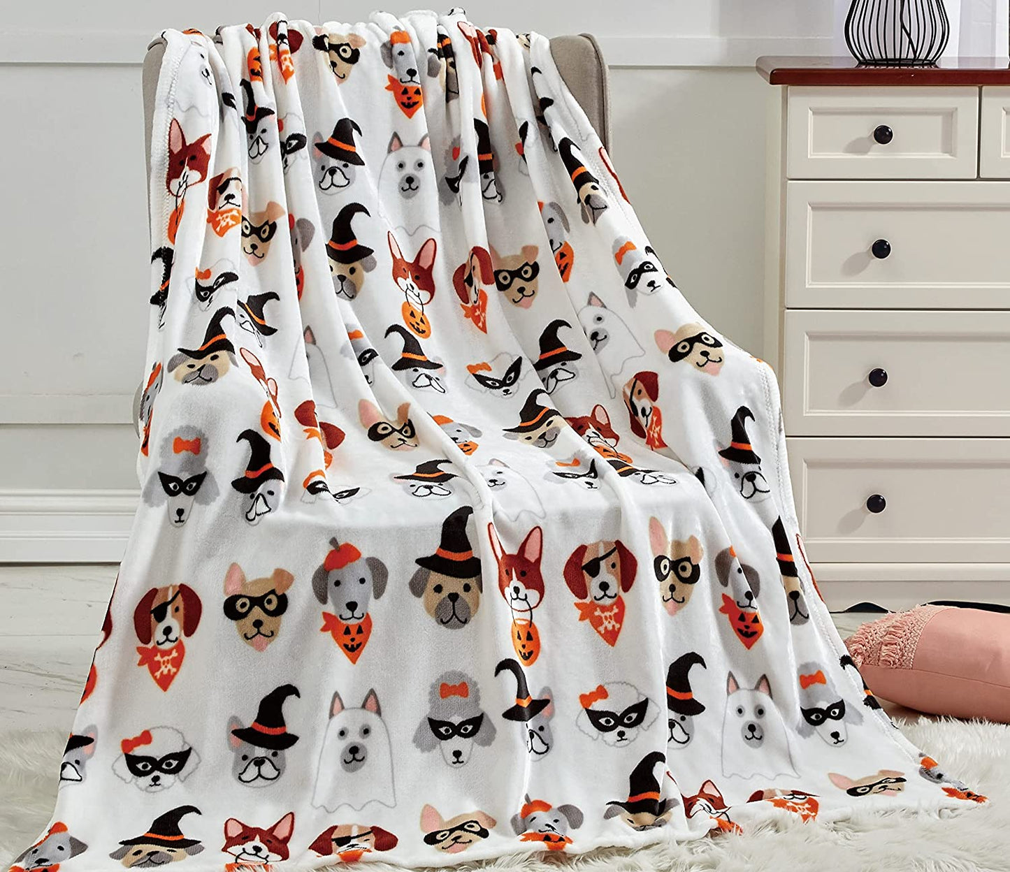 Décor&More Happy Halloween Microplush Throw Blanket (50" x 60")