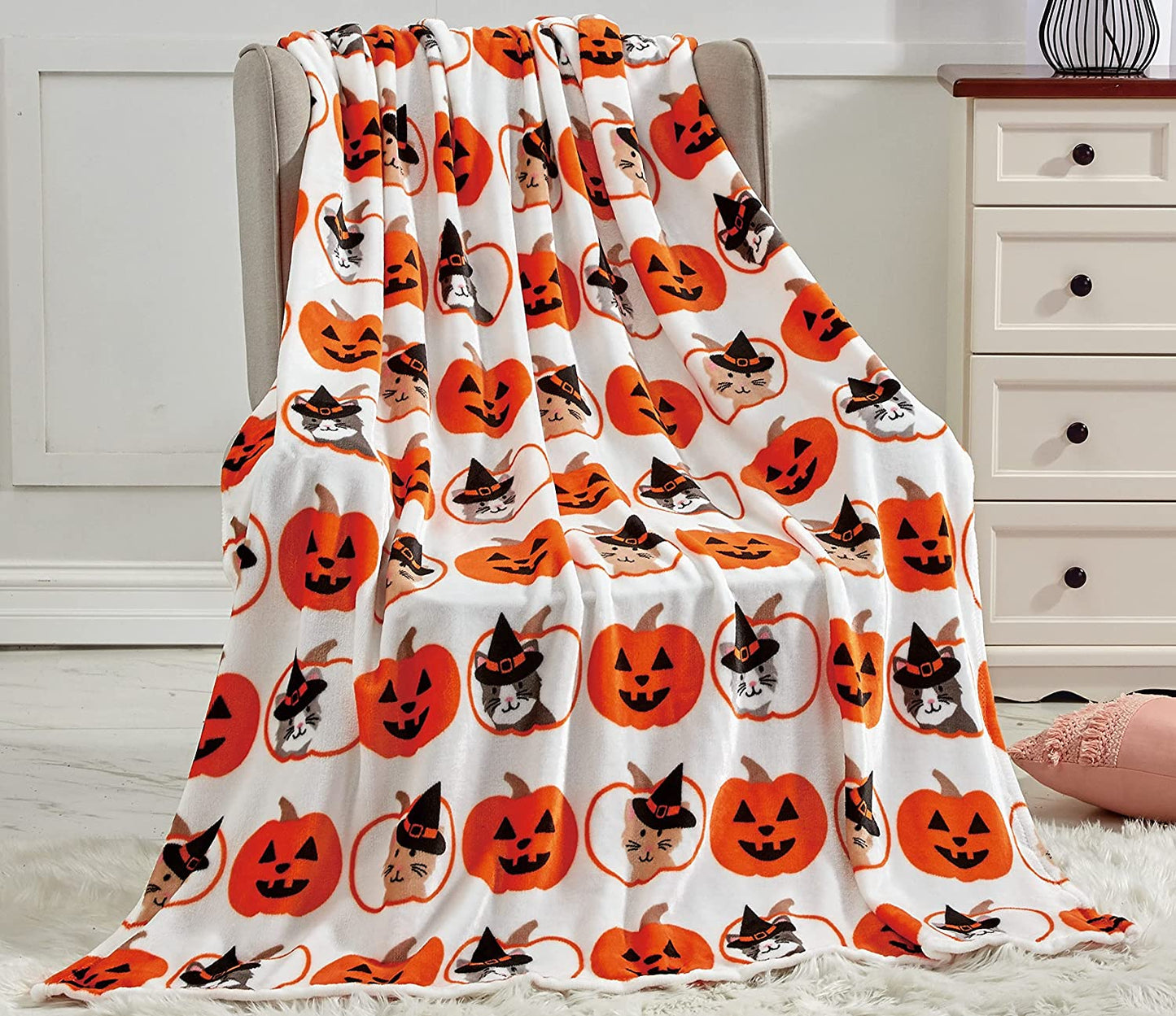 Décor&More Happy Halloween Microplush Throw Blanket (50" x 60")