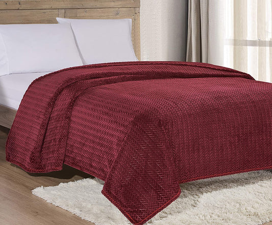 Décor&More HomeEssentials Extra Heavy and Plush Chevron Braided Microplush Jacquard Blanket