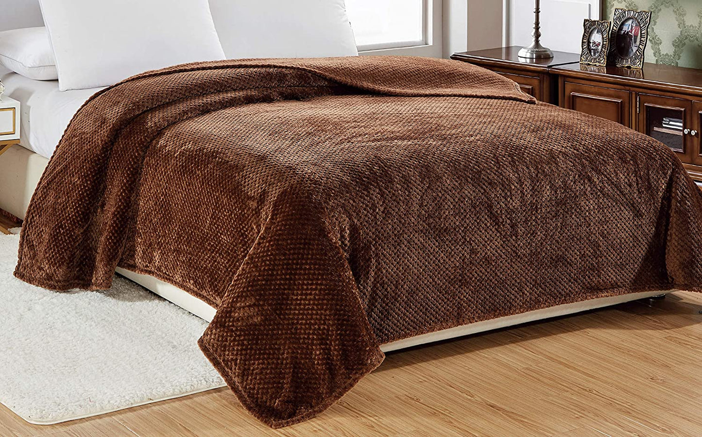 Décor&More Home Essentials Popcorn Textured Microplush Blanket