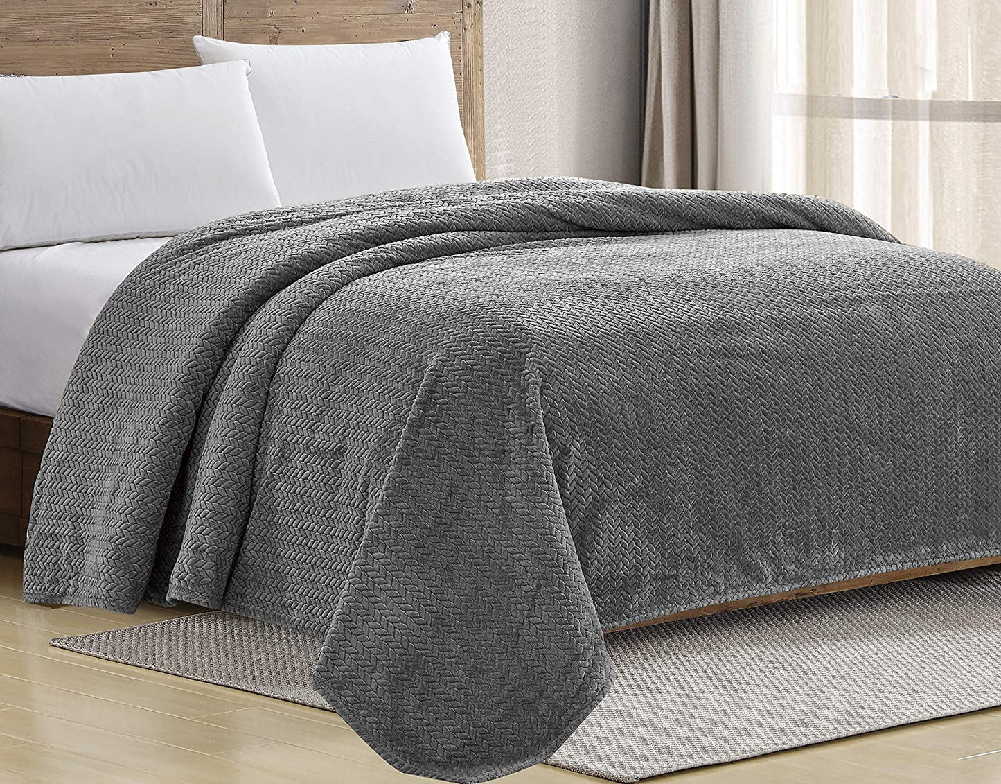 Décor&More HomeEssentials Extra Heavy and Plush Chevron Braided Microplush Jacquard Blanket